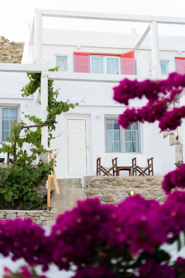 Rhenia Hotel Tourlos Buitenkant foto