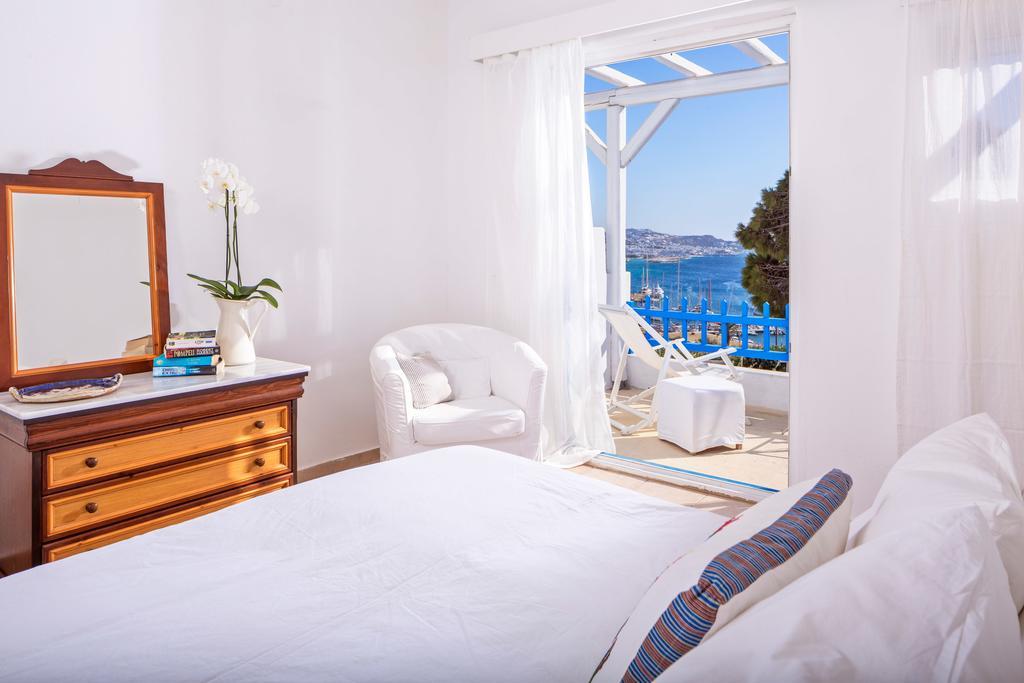 Rhenia Hotel Tourlos Buitenkant foto