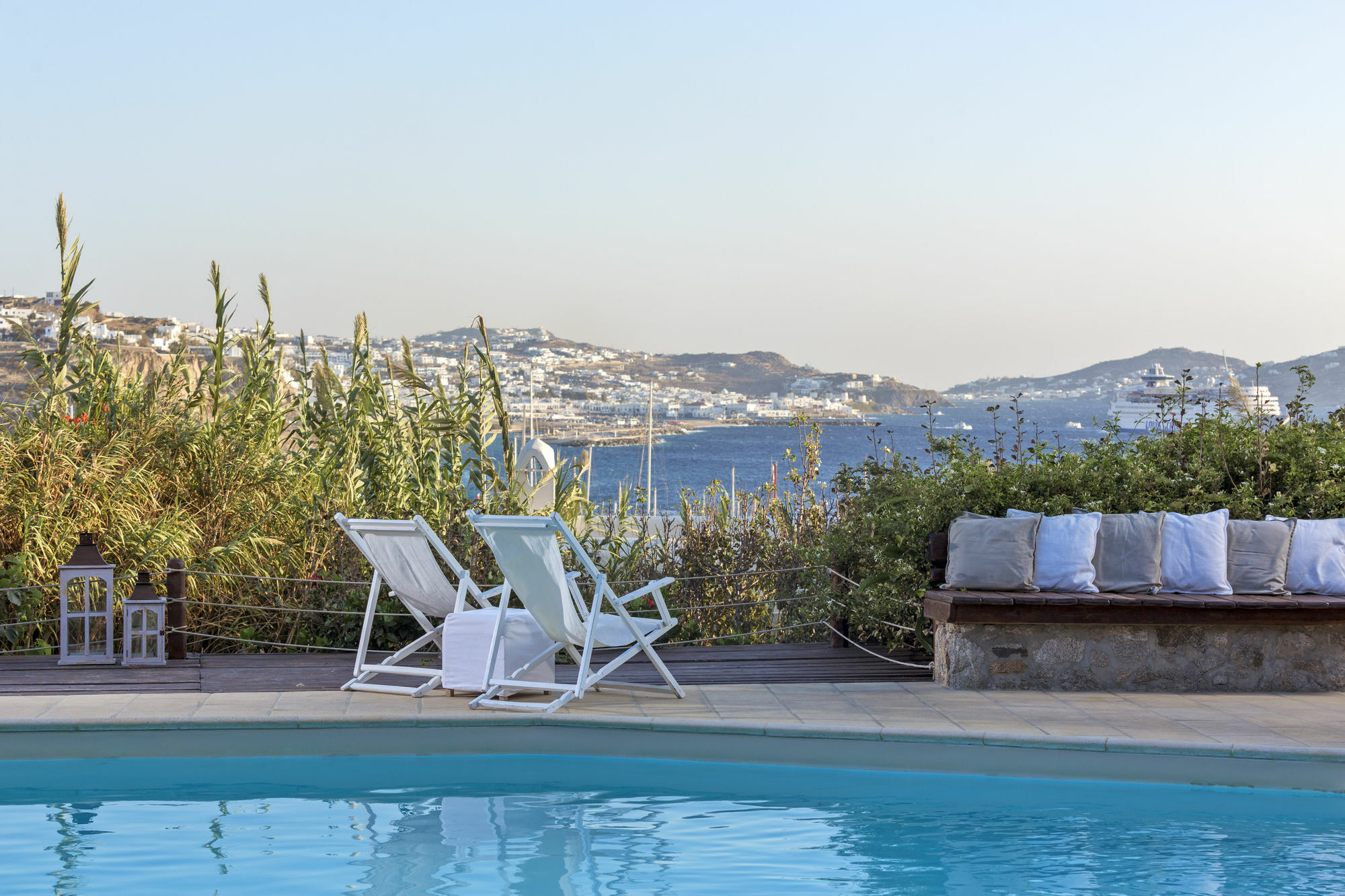 Rhenia Hotel Tourlos Buitenkant foto