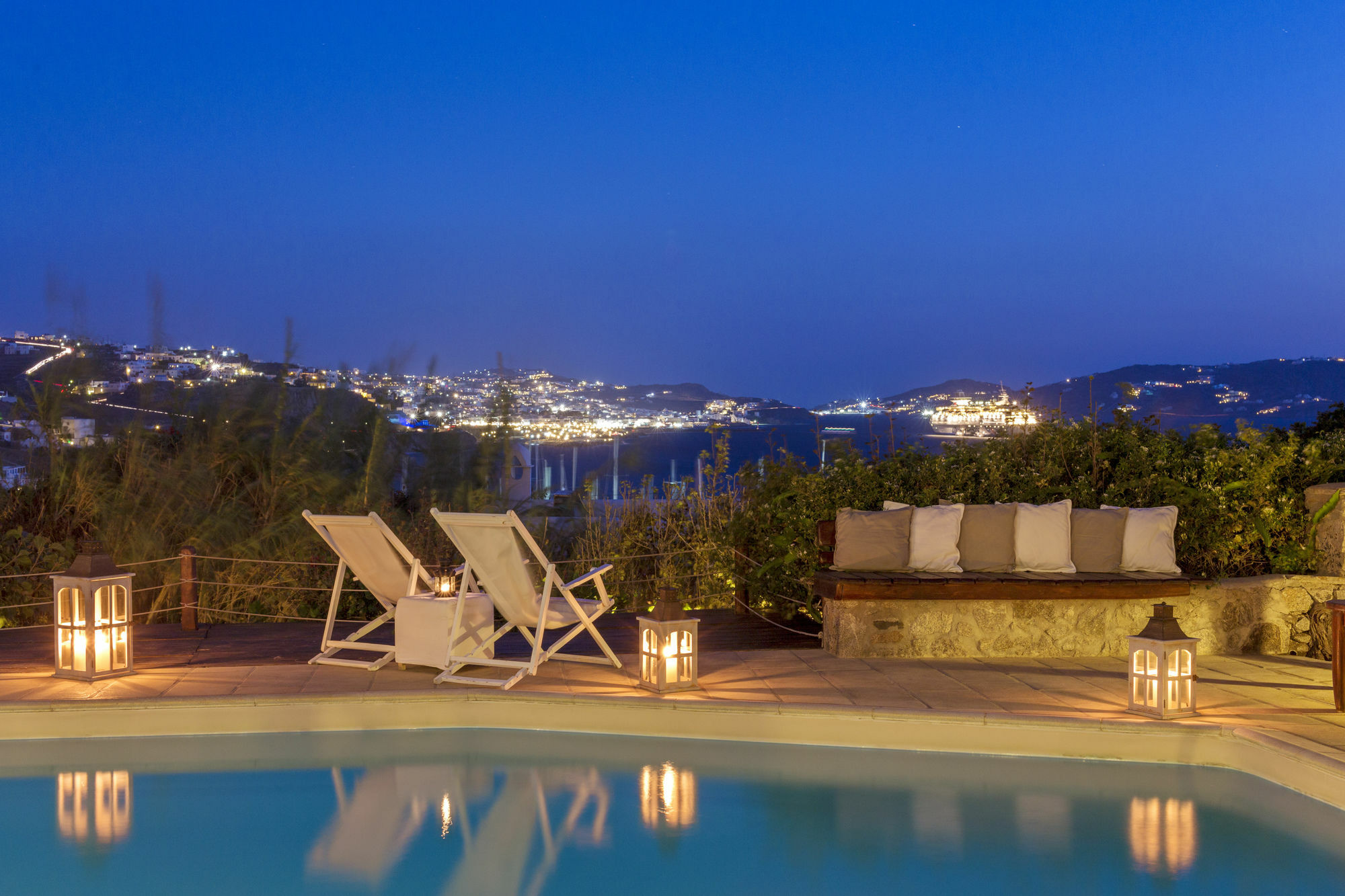 Rhenia Hotel Tourlos Buitenkant foto